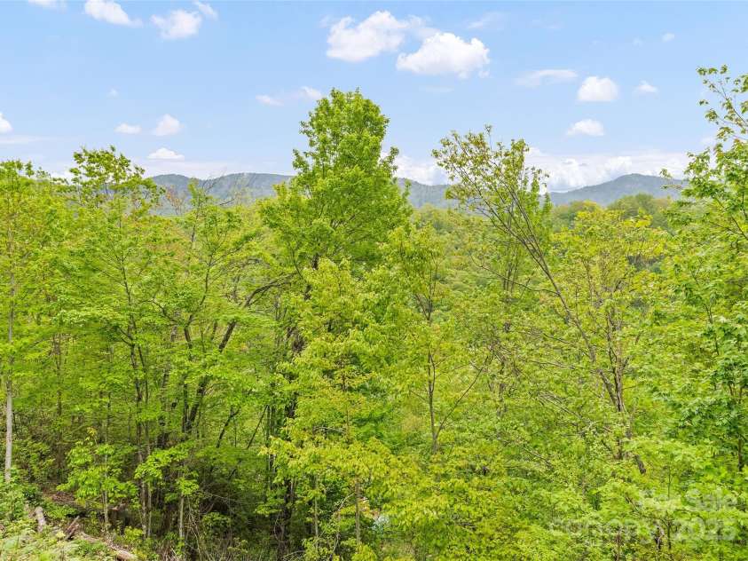 328 Mountain Lion Trail, Maggie Valley, NC 28751.  MLS# CAR4256030, YatesRealty ID 20091. 