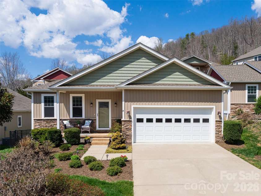 4 Nectar Way, Swannanoa, NC 28778.  MLS# CAR4365366, YatesRealty ID 20092. 