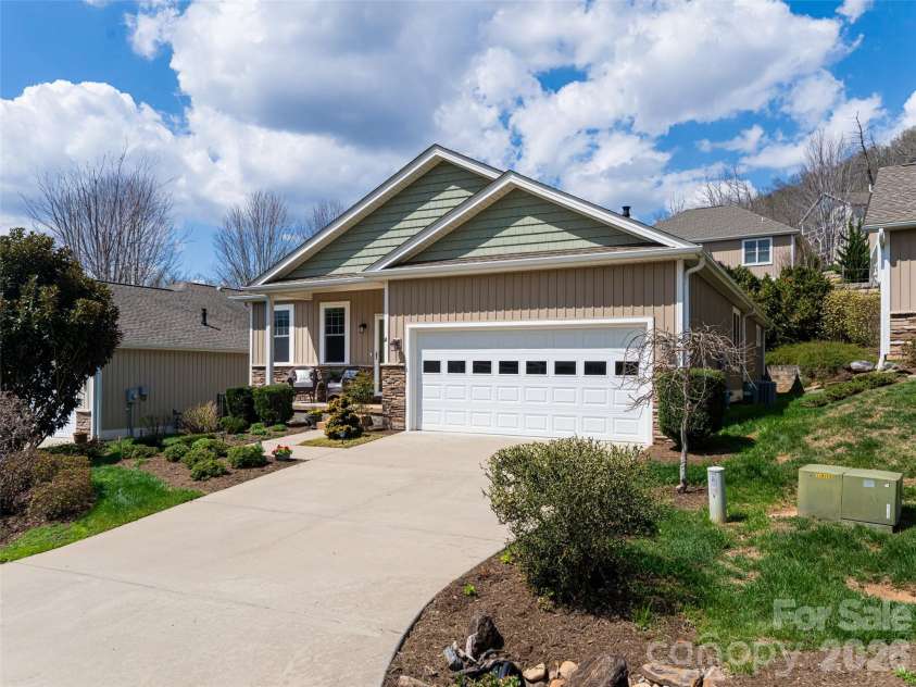 4 Nectar Way, Swannanoa, NC 28778.  MLS# CAR4365366, YatesRealty ID 20092. 
