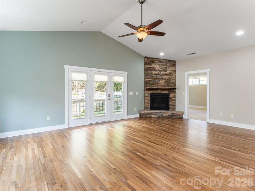 4 Nectar Way, Swannanoa, NC 28778.  MLS# CAR4365366, YatesRealty ID 20092. 