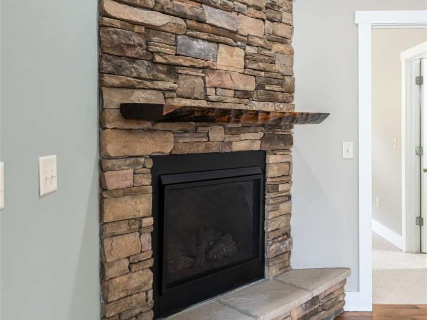 4 Nectar Way, Swannanoa, NC 28778.  MLS# CAR4365366, YatesRealty ID 20092. 
