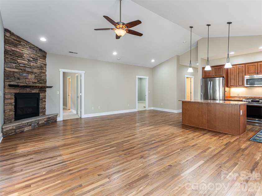4 Nectar Way, Swannanoa, NC 28778.  MLS# CAR4365366, YatesRealty ID 20092. 