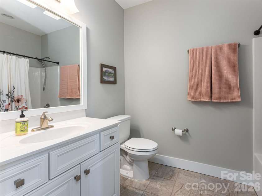 4 Nectar Way, Swannanoa, NC 28778.  MLS# CAR4365366, YatesRealty ID 20092. 