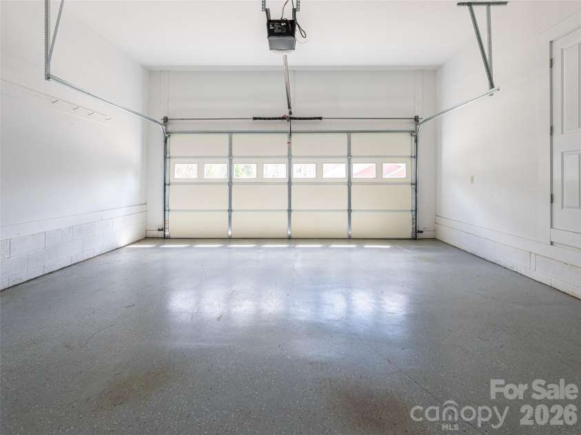 4 Nectar Way, Swannanoa, NC 28778.  MLS# CAR4365366, YatesRealty ID 20092. 