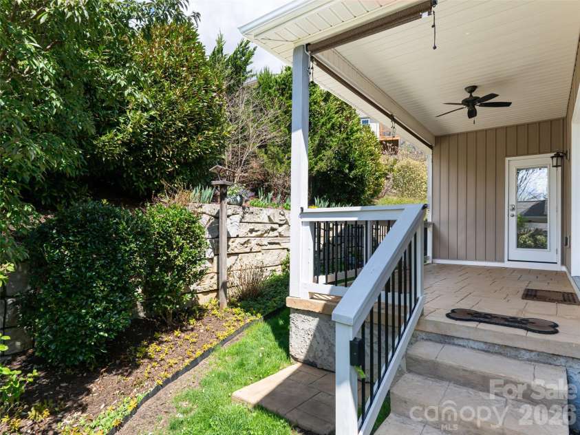 4 Nectar Way, Swannanoa, NC 28778.  MLS# CAR4365366, YatesRealty ID 20092. 