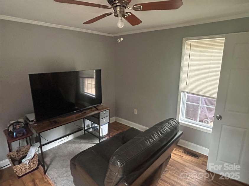 110 WASHINGTON Court, Cowpens, SC 29330.  MLS# CAR4268109, YatesRealty ID 20094. 