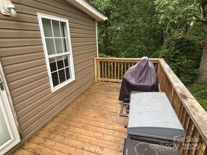 110 WASHINGTON Court, Cowpens, SC 29330.  MLS# CAR4268109, YatesRealty ID 20094. 