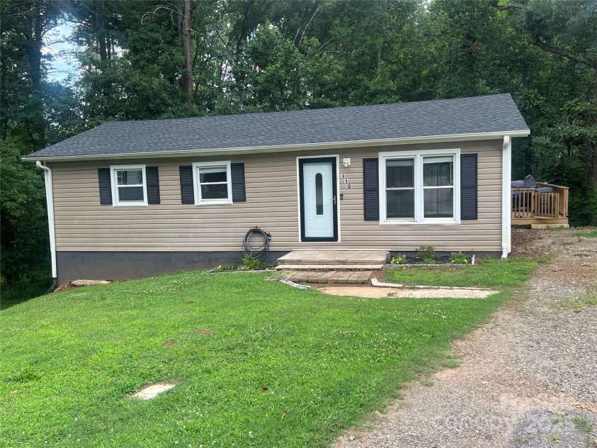 110 WASHINGTON Court, Cowpens, SC 29330.  MLS# CAR4268109, YatesRealty ID 20094. 