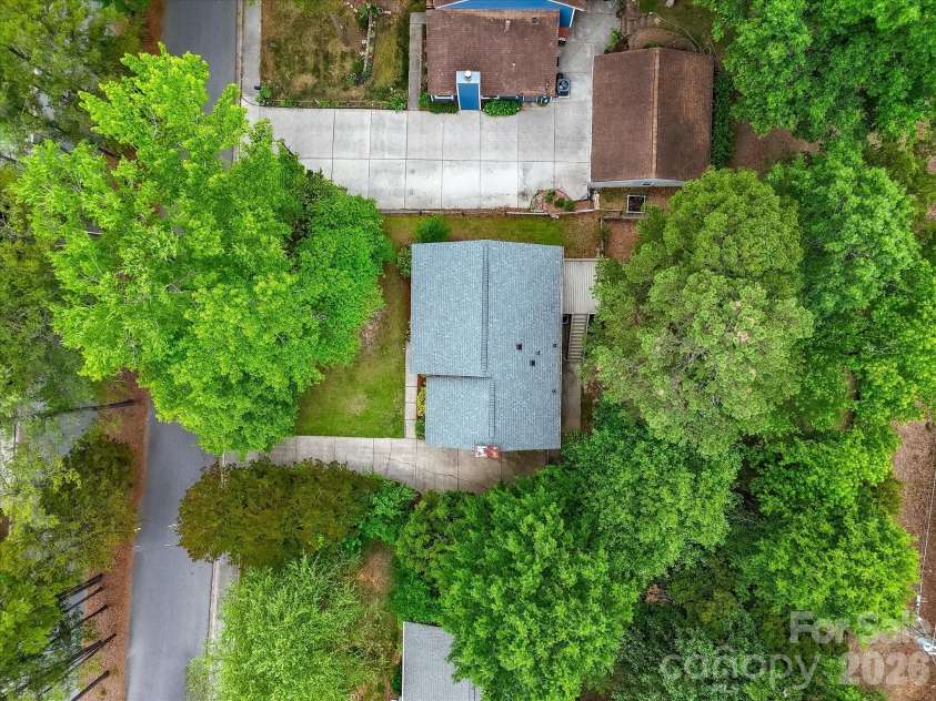15708 Fairfield Drive, Matthews, NC 28104.  MLS# CAR4370742, YatesRealty ID 20095. 