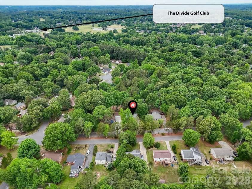 15708 Fairfield Drive, Matthews, NC 28104.  MLS# CAR4370742, YatesRealty ID 20095. 
