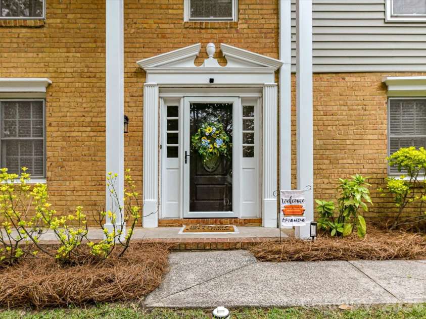 15708 Fairfield Drive, Matthews, NC 28104.  MLS# CAR4370742, YatesRealty ID 20095. Come inside and see this beautiful home