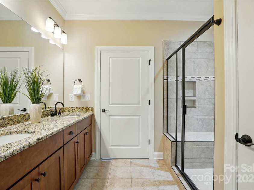 6277 Raven Rock Drive, Denver, NC 28037.  MLS# CAR4267466, YatesRealty ID 20095. 