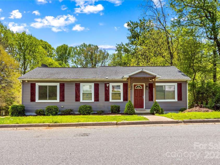 1725 Bristol Road, Statesville, NC 28677.  MLS# CAR4240312, YatesRealty ID 20096. 