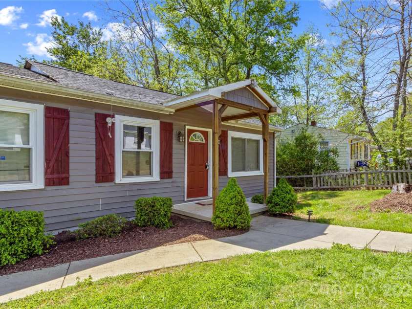 1725 Bristol Road, Statesville, NC 28677.  MLS# CAR4240312, YatesRealty ID 20096. 