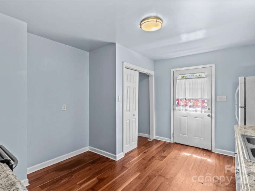 1725 Bristol Road, Statesville, NC 28677.  MLS# CAR4240312, YatesRealty ID 20096. 