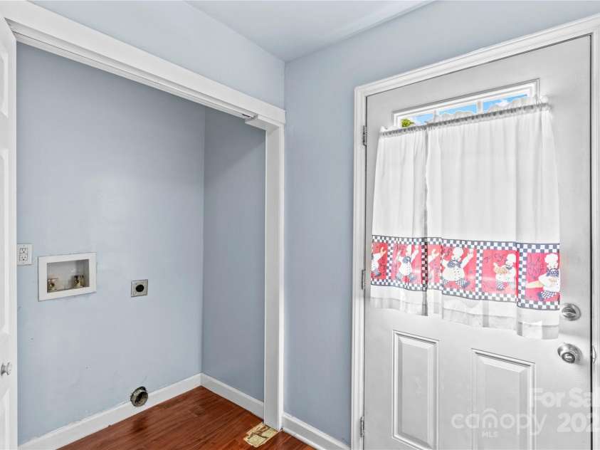 1725 Bristol Road, Statesville, NC 28677.  MLS# CAR4240312, YatesRealty ID 20096. 