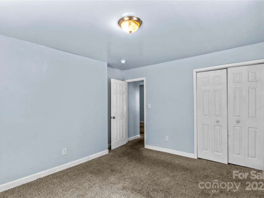 1725 Bristol Road, Statesville, NC 28677.  MLS# CAR4240312, YatesRealty ID 20096. 