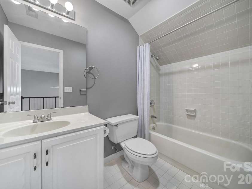 718 Emerson Drive, Mooresville, NC 28115.  MLS# CAR4325279, YatesRealty ID 20096. Full Bathroom 