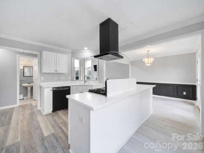 718 Emerson Drive, Mooresville, NC 28115.  MLS# CAR4325279, YatesRealty ID 20096. Kitchen
