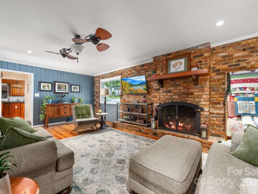 707 Saint Cloud Drive, Statesville, NC 28625.  MLS# CAR4257211, YatesRealty ID 20097. 