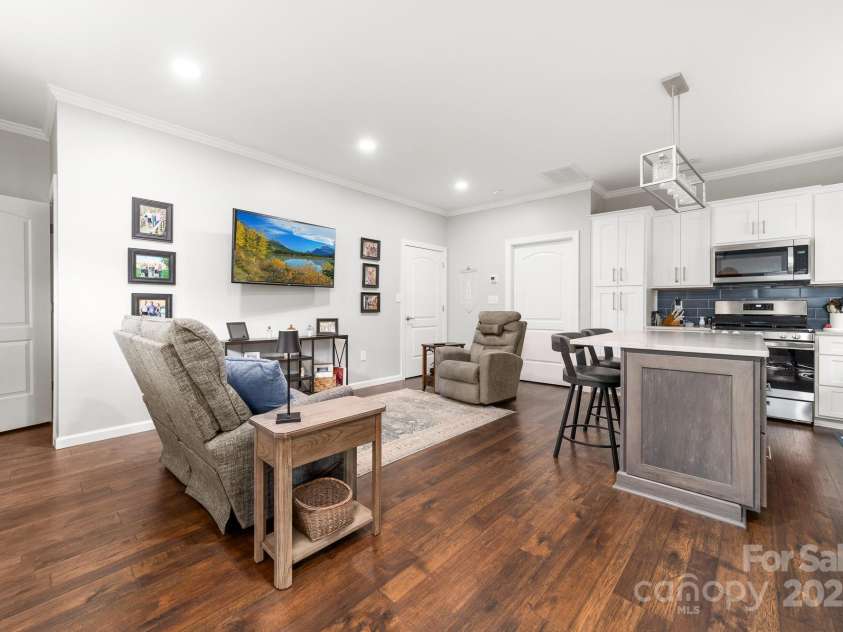 707 Saint Cloud Drive, Statesville, NC 28625.  MLS# CAR4257211, YatesRealty ID 20097. 