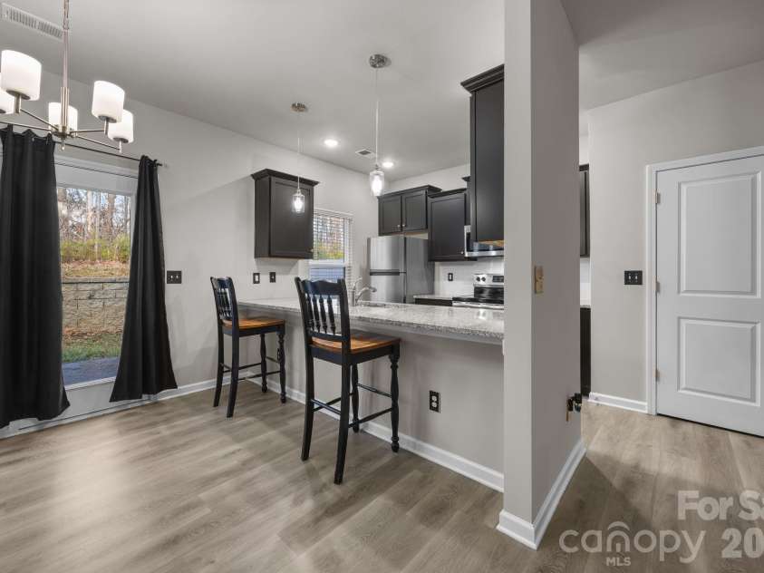 8105 Alderton Lane, Charlotte, NC 28215.  MLS# CAR4307663, YatesRealty ID 20098. Kitchen Island