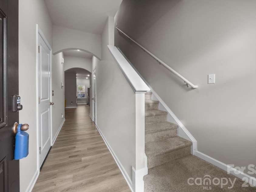 8105 Alderton Lane, Charlotte, NC 28215.  MLS# CAR4421623, YatesRealty ID 20098. 