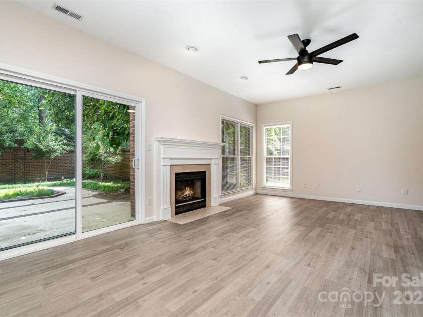 7031 Walton Heath Lane, Charlotte, NC 28277.  MLS# CAR4262618, YatesRealty ID 20099. 