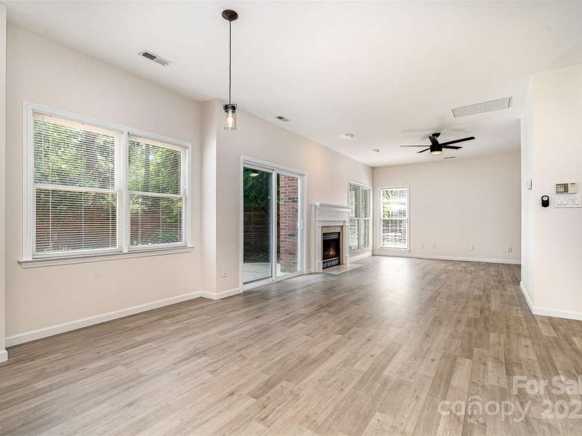 7031 Walton Heath Lane, Charlotte, NC 28277.  MLS# CAR4262618, YatesRealty ID 20099. 