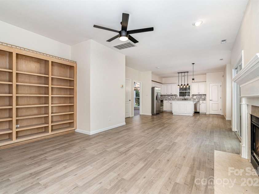 7031 Walton Heath Lane, Charlotte, NC 28277.  MLS# CAR4262618, YatesRealty ID 20099. 