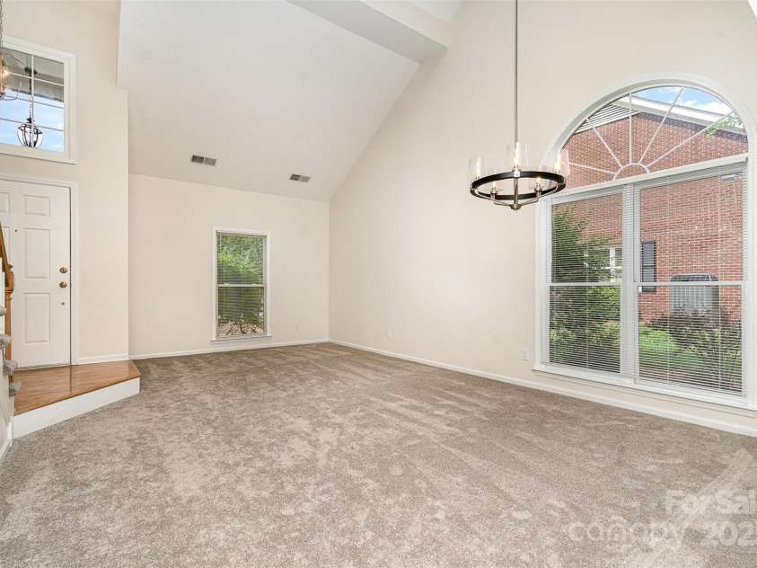 7031 Walton Heath Lane, Charlotte, NC 28277.  MLS# CAR4262618, YatesRealty ID 20099. 