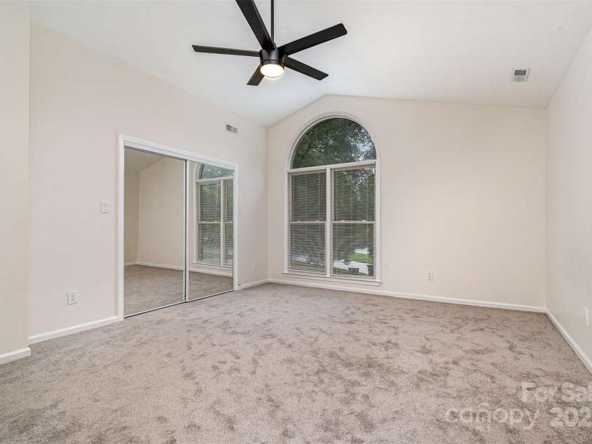 7031 Walton Heath Lane, Charlotte, NC 28277.  MLS# CAR4262618, YatesRealty ID 20099. 