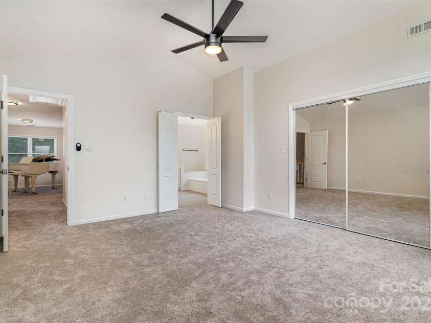7031 Walton Heath Lane, Charlotte, NC 28277.  MLS# CAR4262618, YatesRealty ID 20099. 