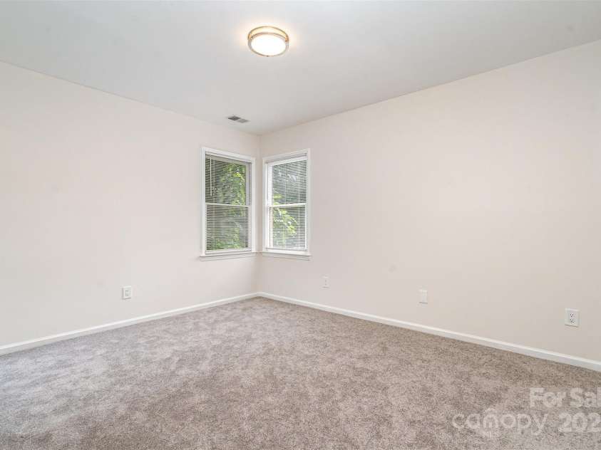 7031 Walton Heath Lane, Charlotte, NC 28277.  MLS# CAR4262618, YatesRealty ID 20099. 