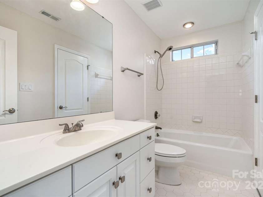 7031 Walton Heath Lane, Charlotte, NC 28277.  MLS# CAR4262618, YatesRealty ID 20099. 