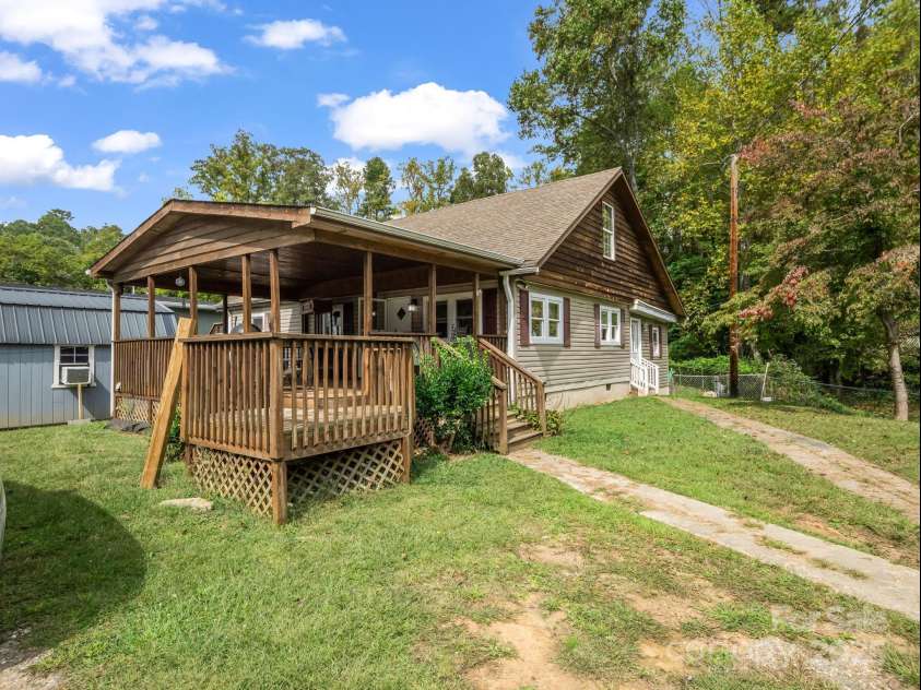 1761 Old Haywood Road, Asheville, NC 28806.  MLS# CAR4307370, YatesRealty ID 201. 