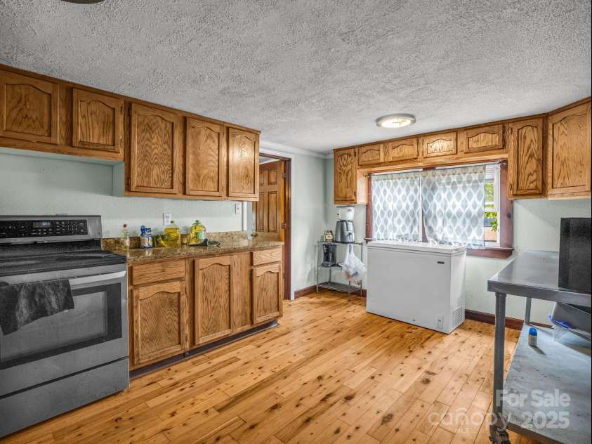 1761 Old Haywood Road, Asheville, NC 28806.  MLS# CAR4307370, YatesRealty ID 201. 