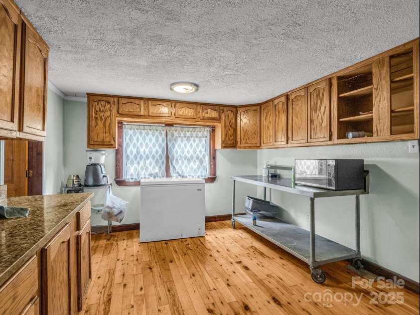 1761 Old Haywood Road, Asheville, NC 28806.  MLS# CAR4307370, YatesRealty ID 201. 