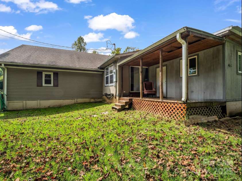 1761 Old Haywood Road, Asheville, NC 28806.  MLS# CAR4307370, YatesRealty ID 201. 