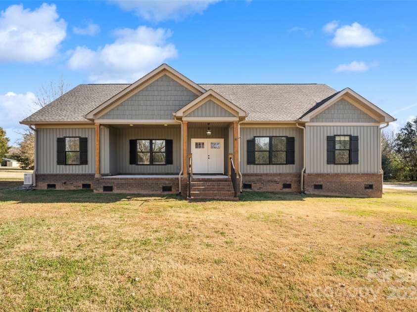 3050 Gordon Road, York, SC 29745.  MLS# CAR4325783, YatesRealty ID 2010. 