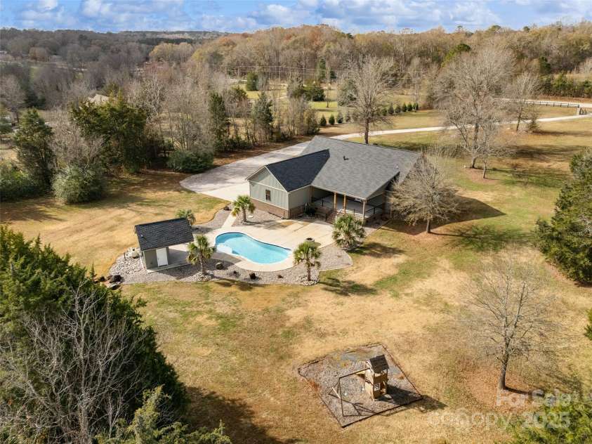 3050 Gordon Road, York, SC 29745.  MLS# CAR4325783, YatesRealty ID 2010. 