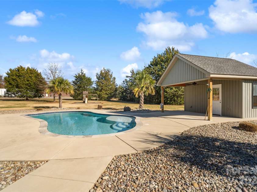 3050 Gordon Road, York, SC 29745.  MLS# CAR4325783, YatesRealty ID 2010. 