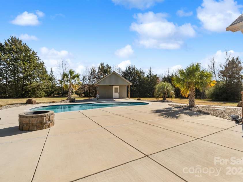 3050 Gordon Road, York, SC 29745.  MLS# CAR4325783, YatesRealty ID 2010. 