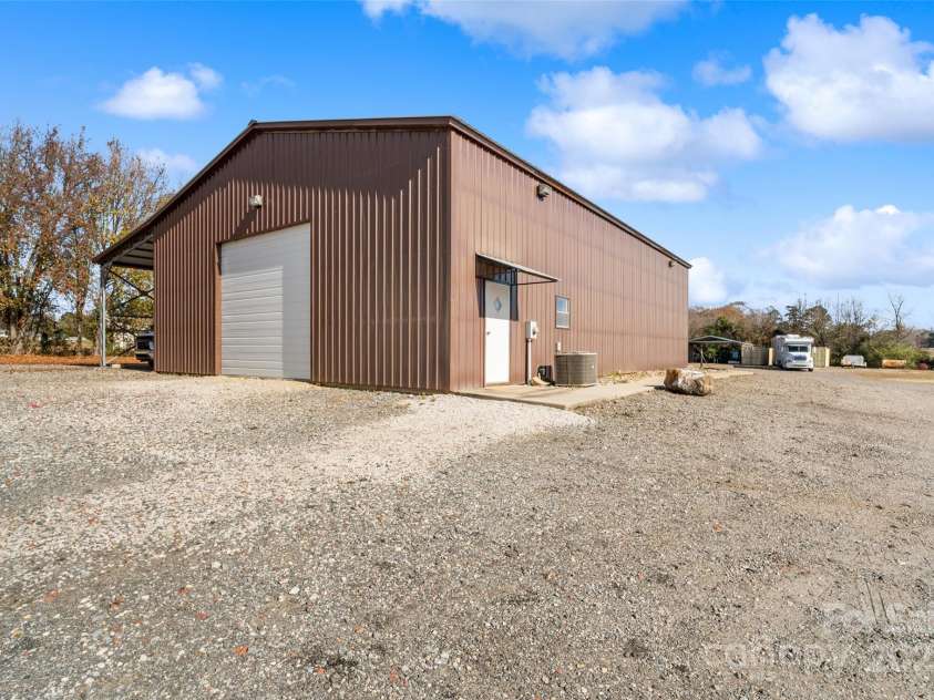 3050 Gordon Road, York, SC 29745.  MLS# CAR4325783, YatesRealty ID 2010. 