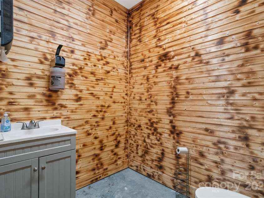 3050 Gordon Road, York, SC 29745.  MLS# CAR4325783, YatesRealty ID 2010. 