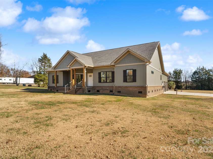 3050 Gordon Road, York, SC 29745.  MLS# CAR4325783, YatesRealty ID 2010. 
