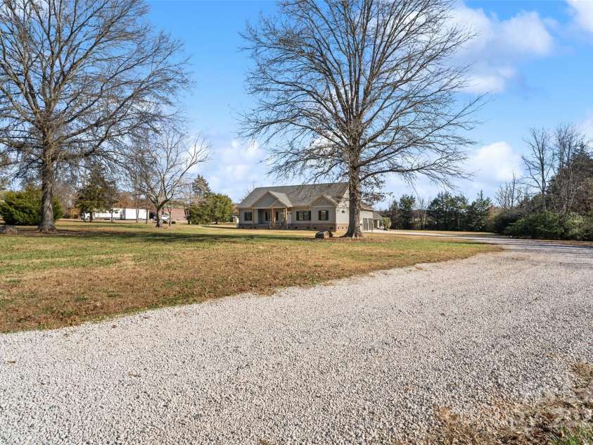 3050 Gordon Road, York, SC 29745.  MLS# CAR4325783, YatesRealty ID 2010. 