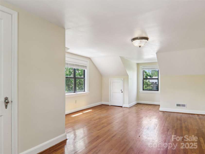 27 Alabama Avenue, Weaverville, NC 28787.  MLS# CAR4263358, YatesRealty ID 20101. 2nd level BR