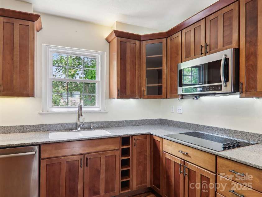 27 Alabama Avenue, Weaverville, NC 28787.  MLS# CAR4263358, YatesRealty ID 20101. 