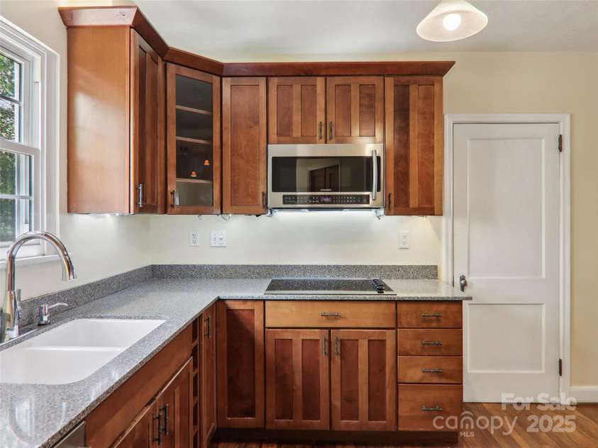 27 Alabama Avenue, Weaverville, NC 28787.  MLS# CAR4263358, YatesRealty ID 20101. 